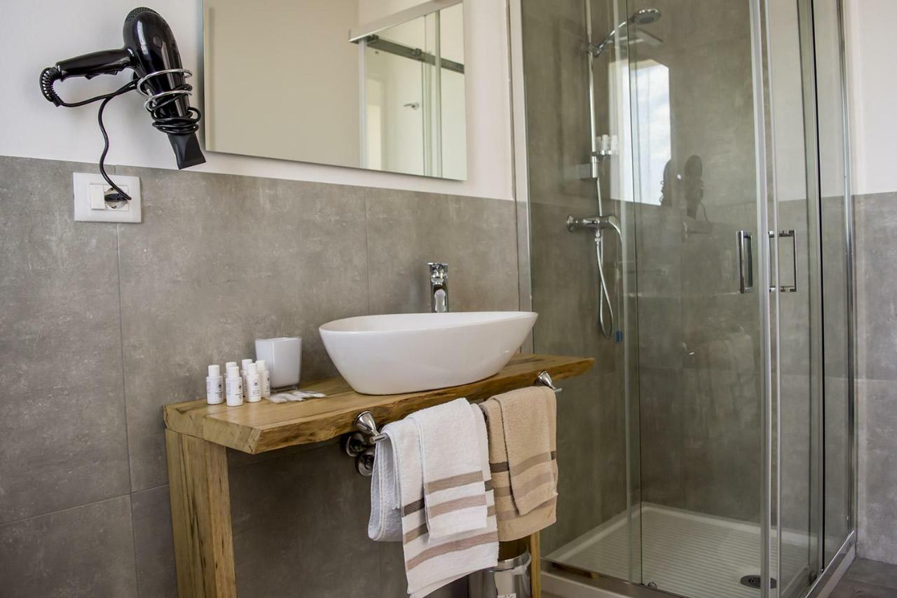 Home Suites Home Salionze Extérieur photo